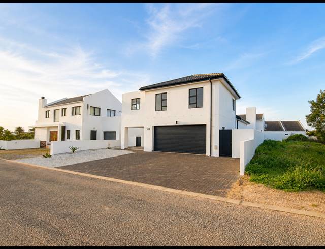 4 BEDROOM FREESTANDING FOR SALE IN SHELLEY POINT